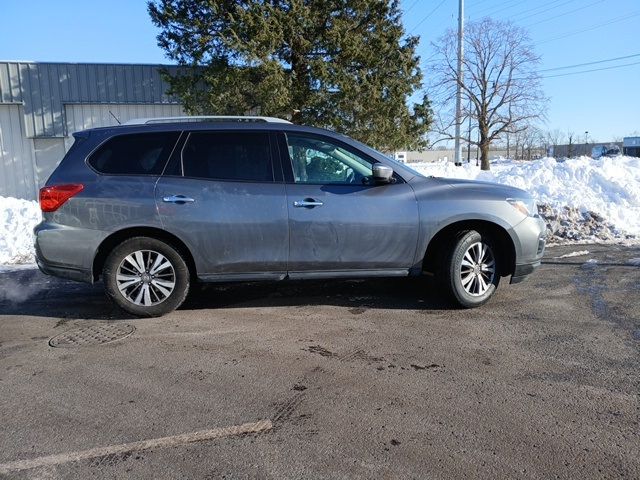 2017 Nissan Pathfinder SV