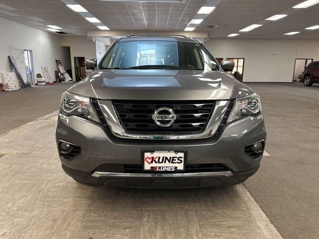 2017 Nissan Pathfinder Platinum