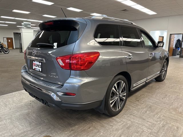 2017 Nissan Pathfinder Platinum