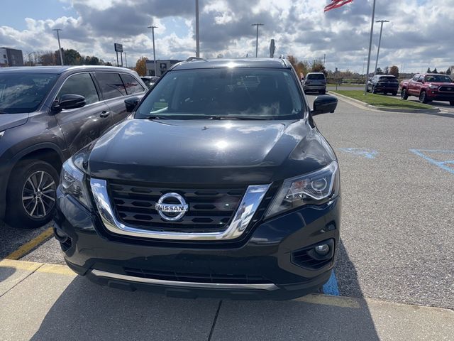 2017 Nissan Pathfinder Platinum