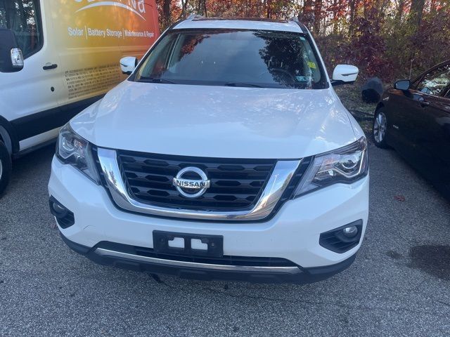 2017 Nissan Pathfinder Platinum