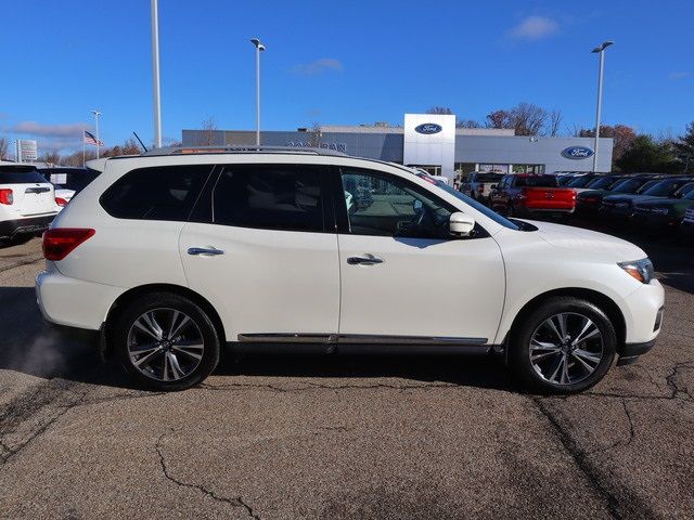 2017 Nissan Pathfinder Platinum