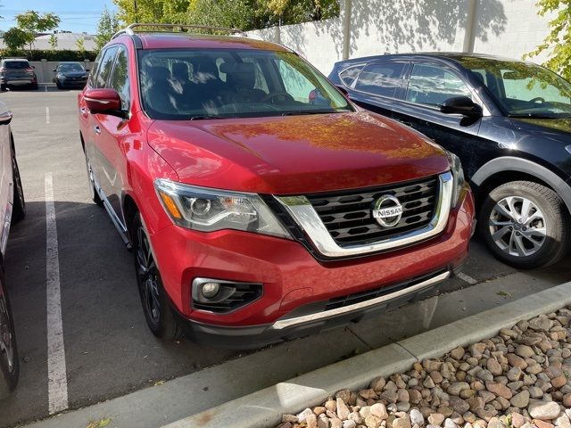 2017 Nissan Pathfinder Platinum