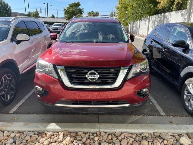 2017 Nissan Pathfinder Platinum