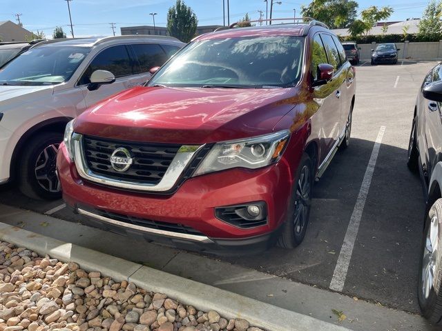 2017 Nissan Pathfinder Platinum