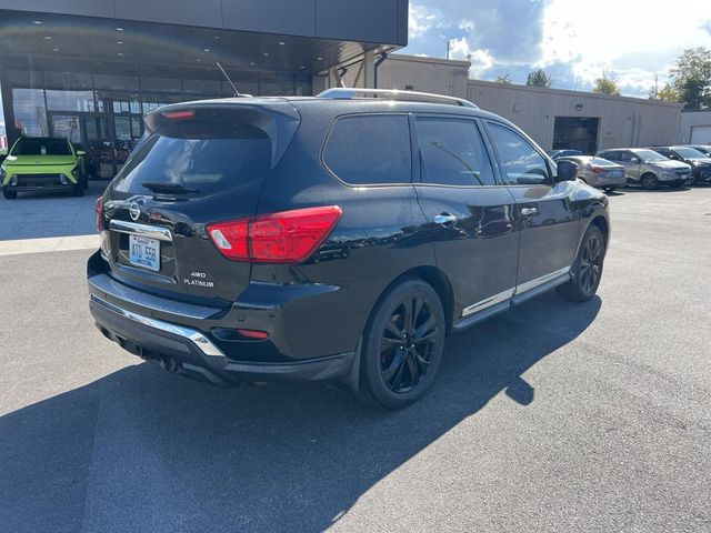 2017 Nissan Pathfinder Platinum