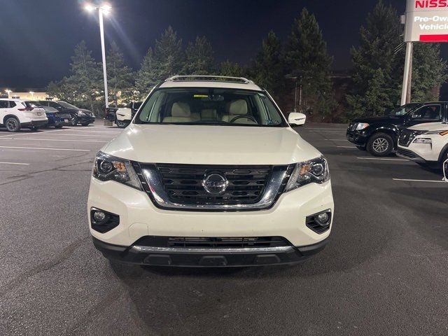 2017 Nissan Pathfinder Platinum