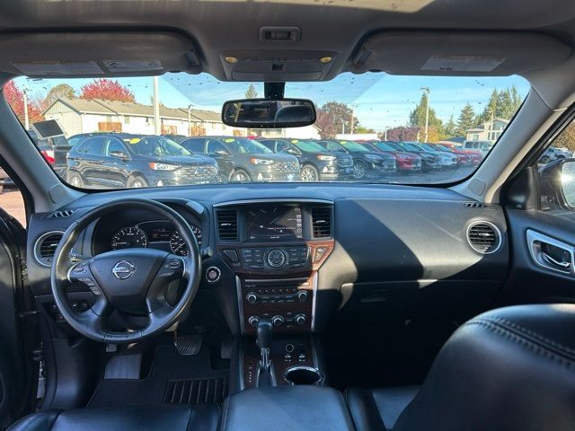 2017 Nissan Pathfinder Platinum