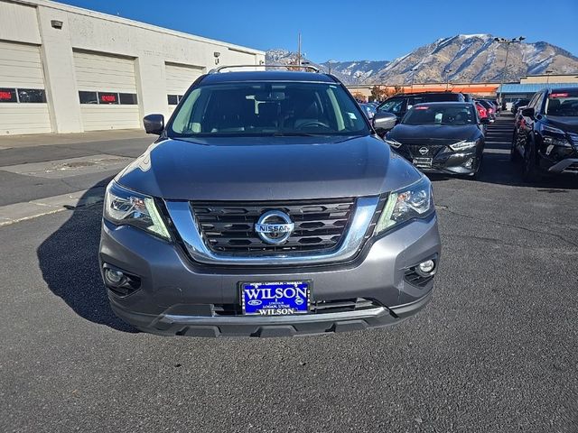 2017 Nissan Pathfinder Platinum