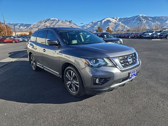 2017 Nissan Pathfinder Platinum