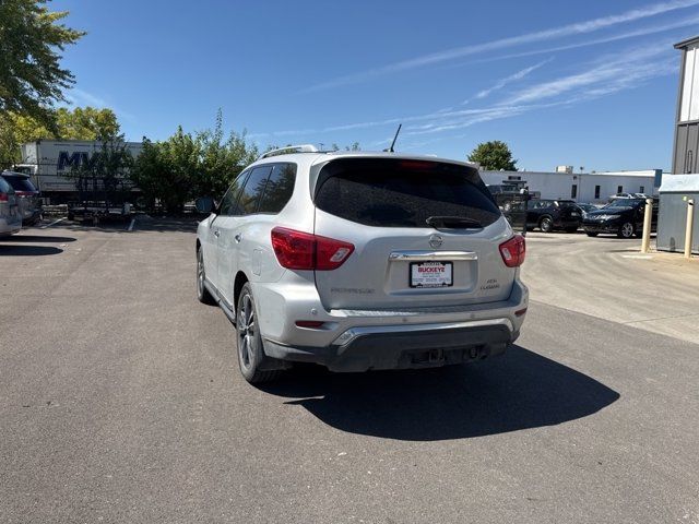 2017 Nissan Pathfinder Platinum