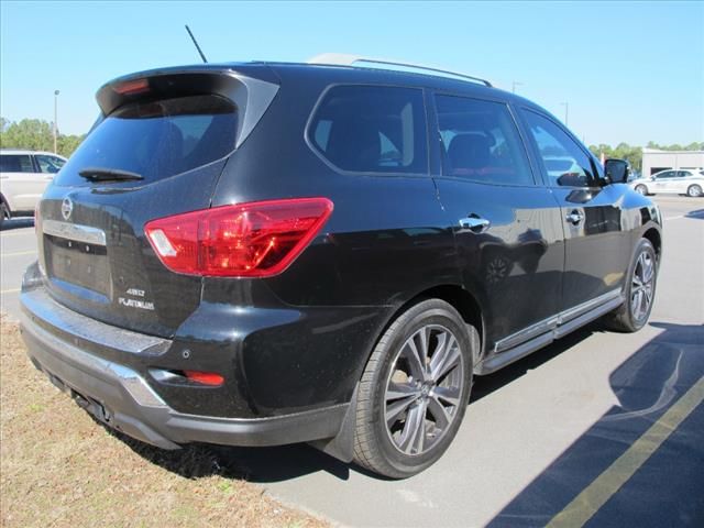 2017 Nissan Pathfinder Platinum