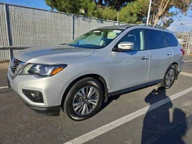 2017 Nissan Pathfinder SL