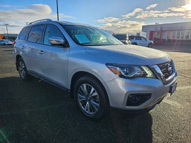 2017 Nissan Pathfinder SL