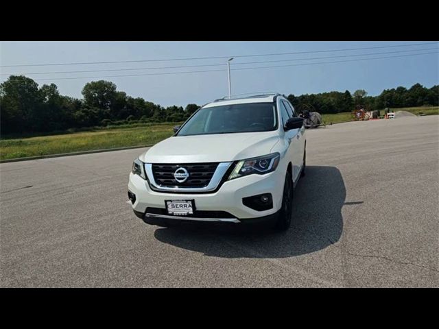 2017 Nissan Pathfinder Platinum