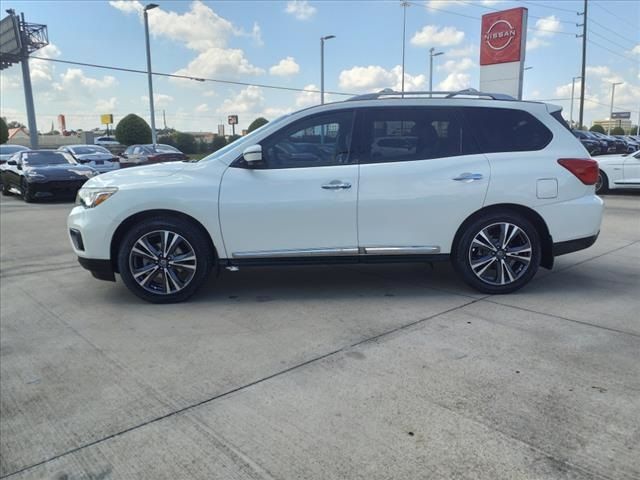 2017 Nissan Pathfinder Platinum