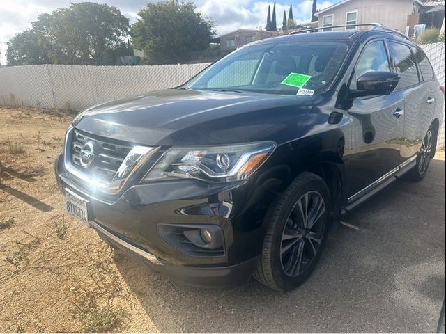 2017 Nissan Pathfinder Platinum