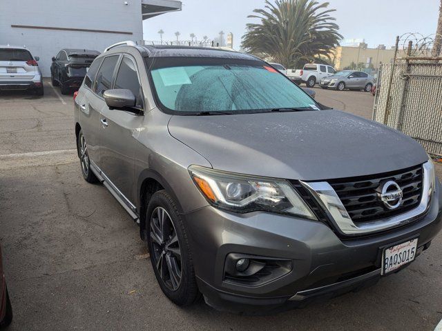 2017 Nissan Pathfinder Platinum