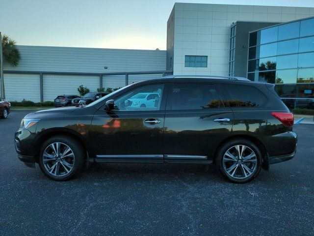 2017 Nissan Pathfinder Platinum