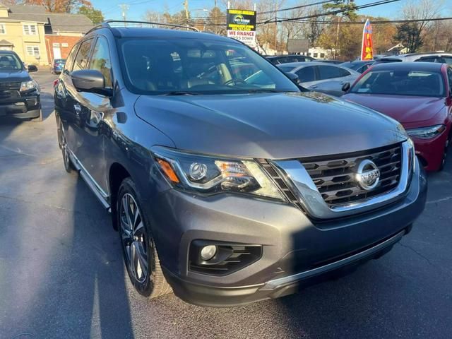 2017 Nissan Pathfinder Platinum