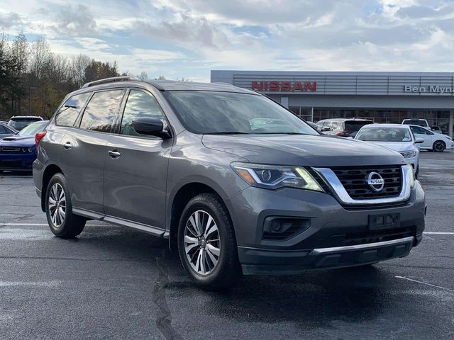 2017 Nissan Pathfinder S