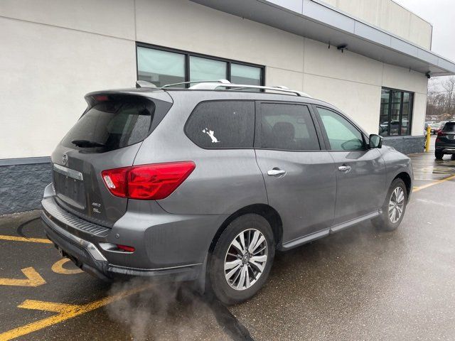 2017 Nissan Pathfinder SL