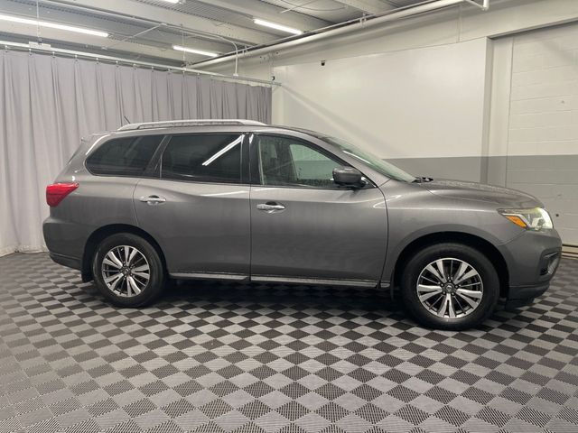 2017 Nissan Pathfinder SL