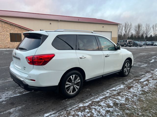 2017 Nissan Pathfinder SL