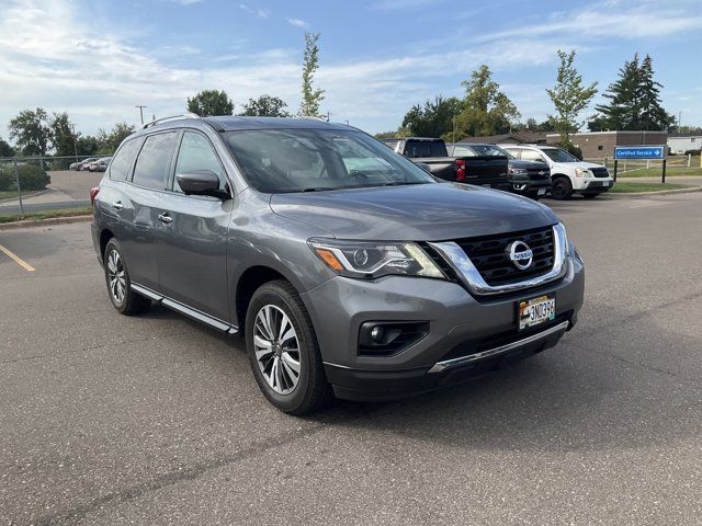 2017 Nissan Pathfinder SL