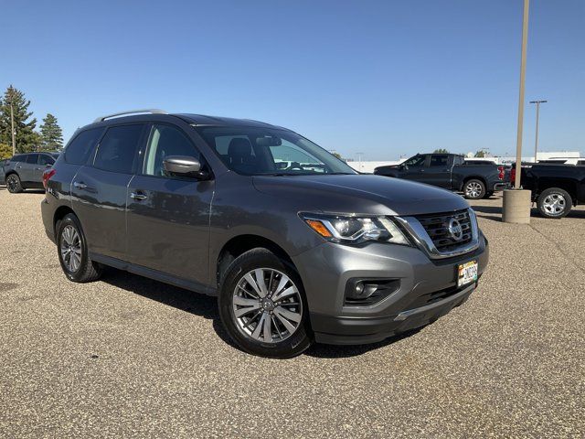 2017 Nissan Pathfinder SL