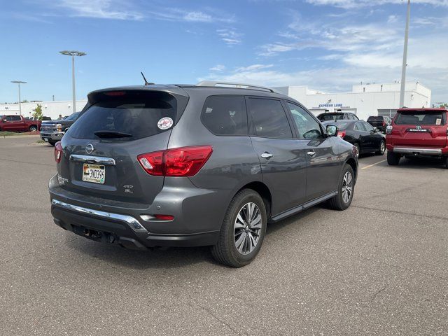 2017 Nissan Pathfinder SL