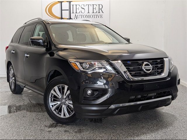 2017 Nissan Pathfinder SL