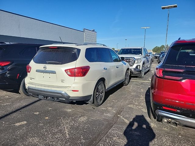 2017 Nissan Pathfinder SL