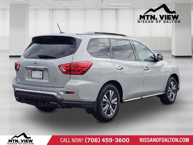 2017 Nissan Pathfinder SL