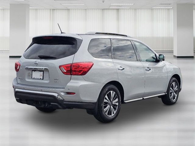 2017 Nissan Pathfinder SL