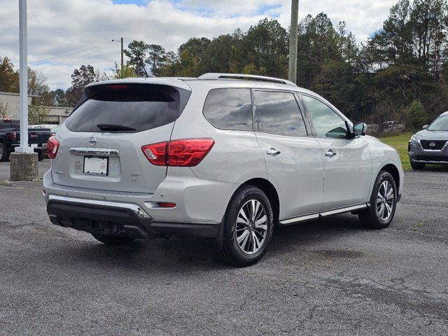 2017 Nissan Pathfinder SL