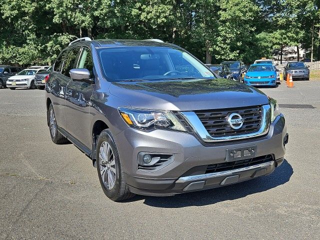 2017 Nissan Pathfinder SL