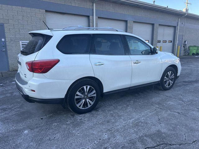 2017 Nissan Pathfinder SL