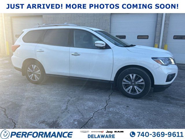 2017 Nissan Pathfinder SL