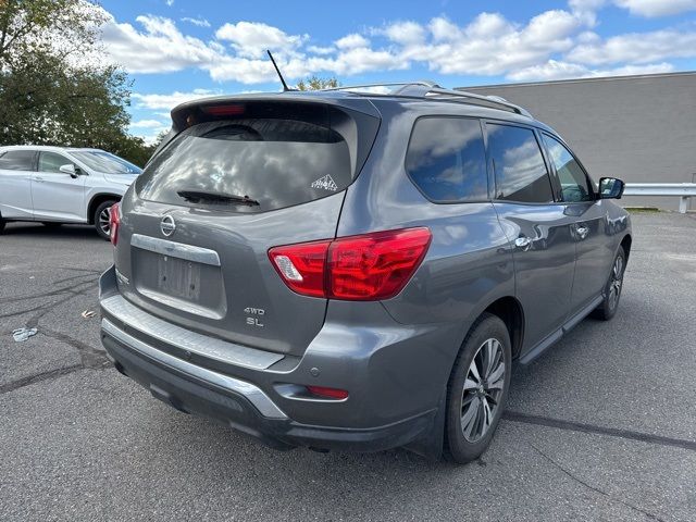 2017 Nissan Pathfinder SL