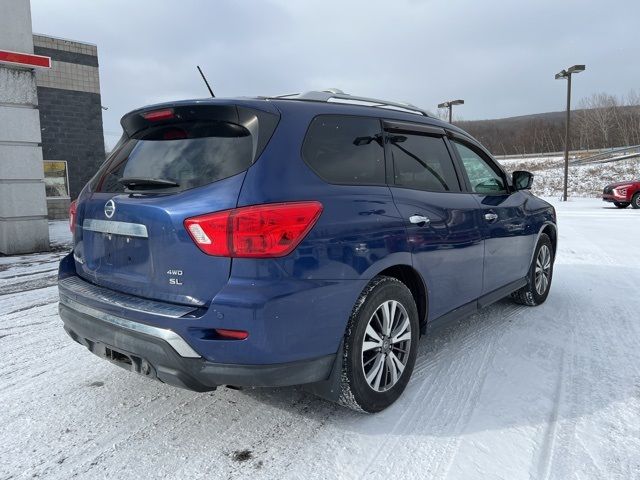 2017 Nissan Pathfinder SL