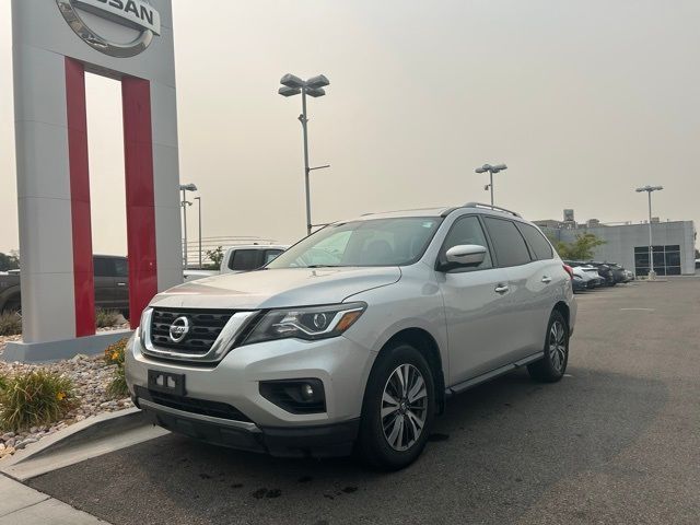 2017 Nissan Pathfinder SL