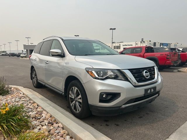 2017 Nissan Pathfinder SL