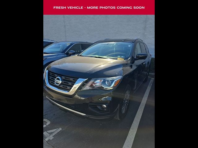 2017 Nissan Pathfinder SL