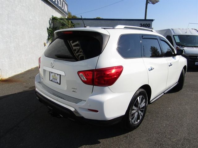 2017 Nissan Pathfinder SL