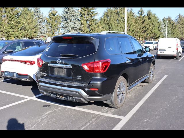 2017 Nissan Pathfinder SL