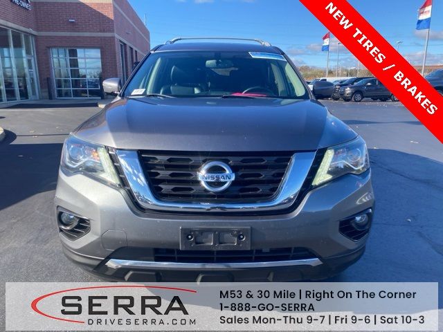 2017 Nissan Pathfinder SL