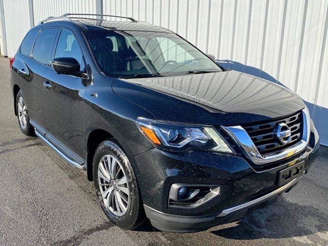 2017 Nissan Pathfinder SL