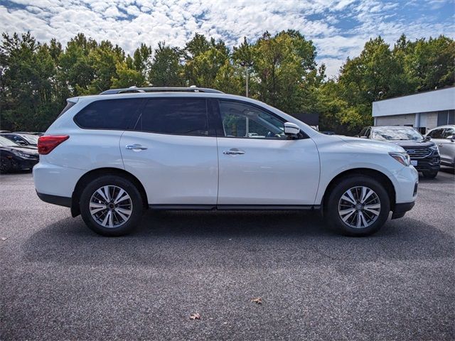 2017 Nissan Pathfinder SL