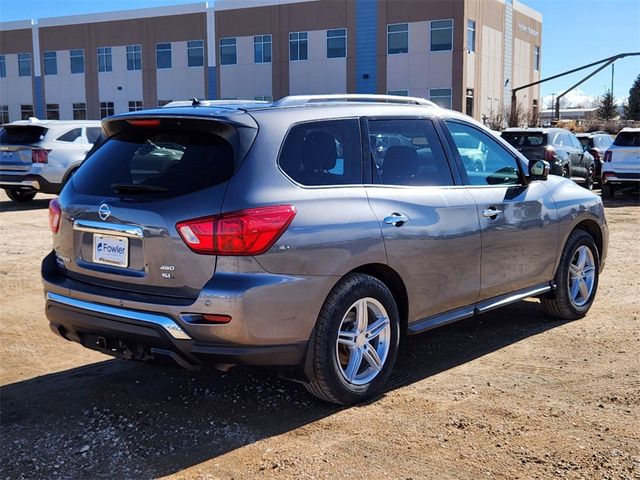 2017 Nissan Pathfinder SL